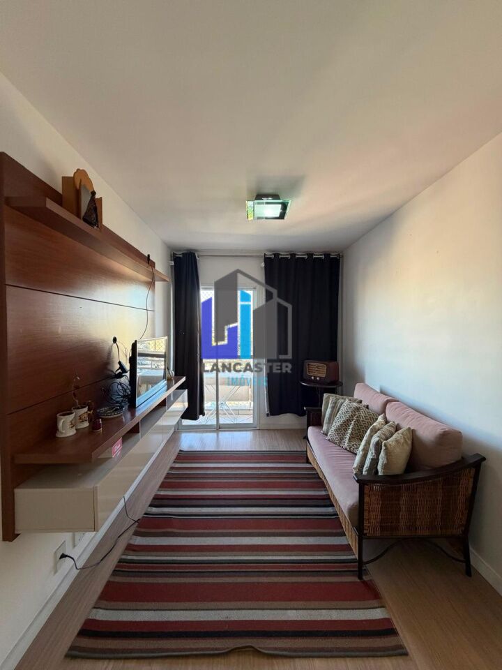 Apartamento com 3 dormitórios, 1 suíte, 1 vaga, na Casa branca