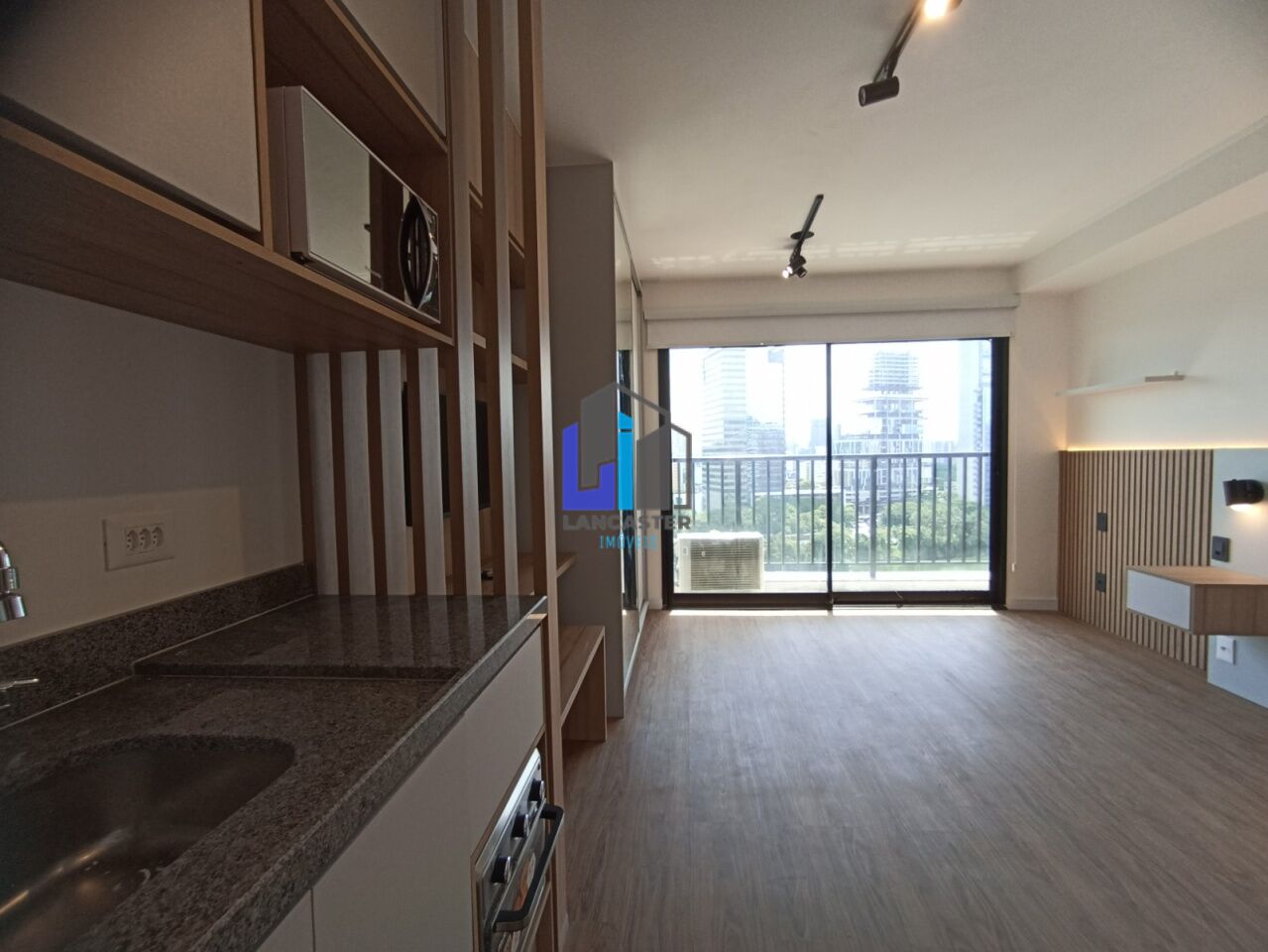 Apartamento em pinheiros com 1 dormitório e varanda ao Lado do Metrô