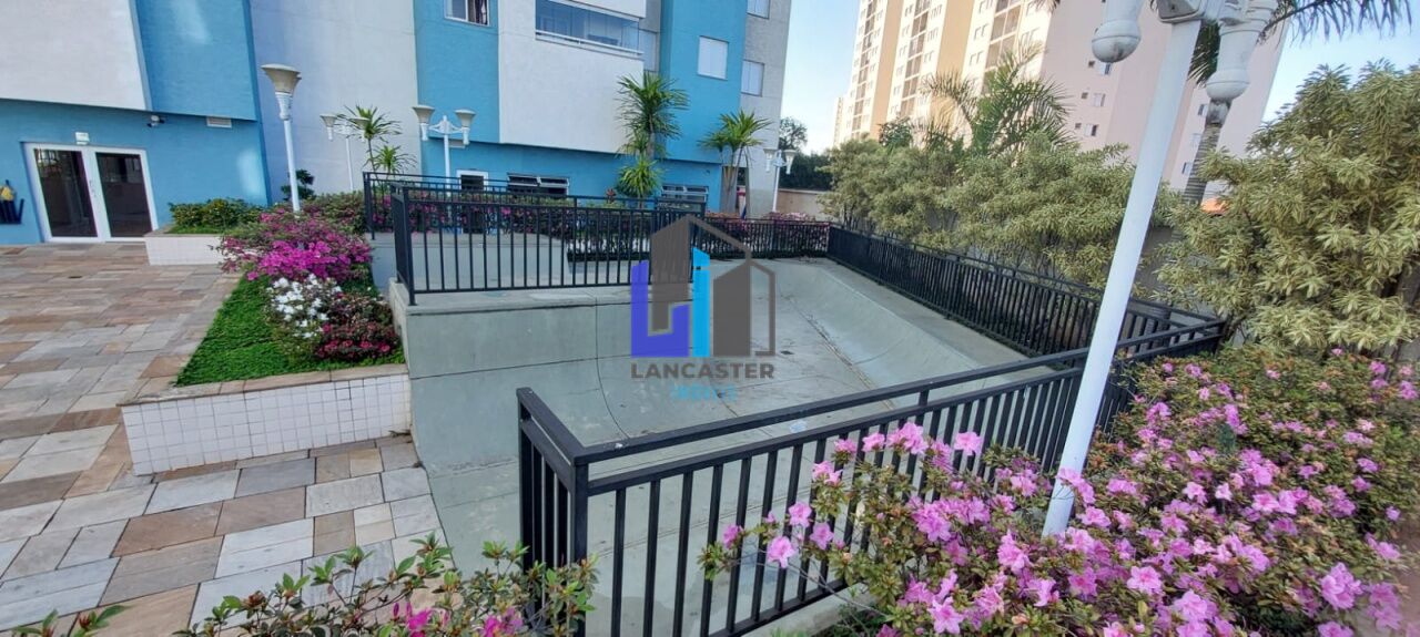 Apartamento com 2 dormitórios, 1 suíte, 2 vagas de garagem, na Vila Valparaíso