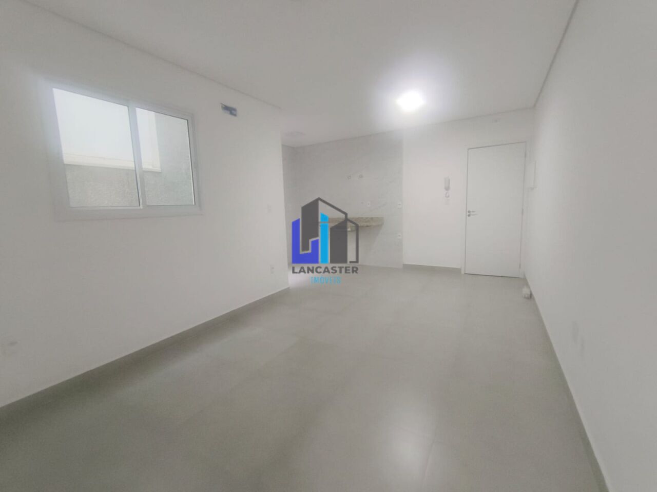Apartamento à venda no Bairro Paraíso, com 70 m², sem condomínio e com elevador.