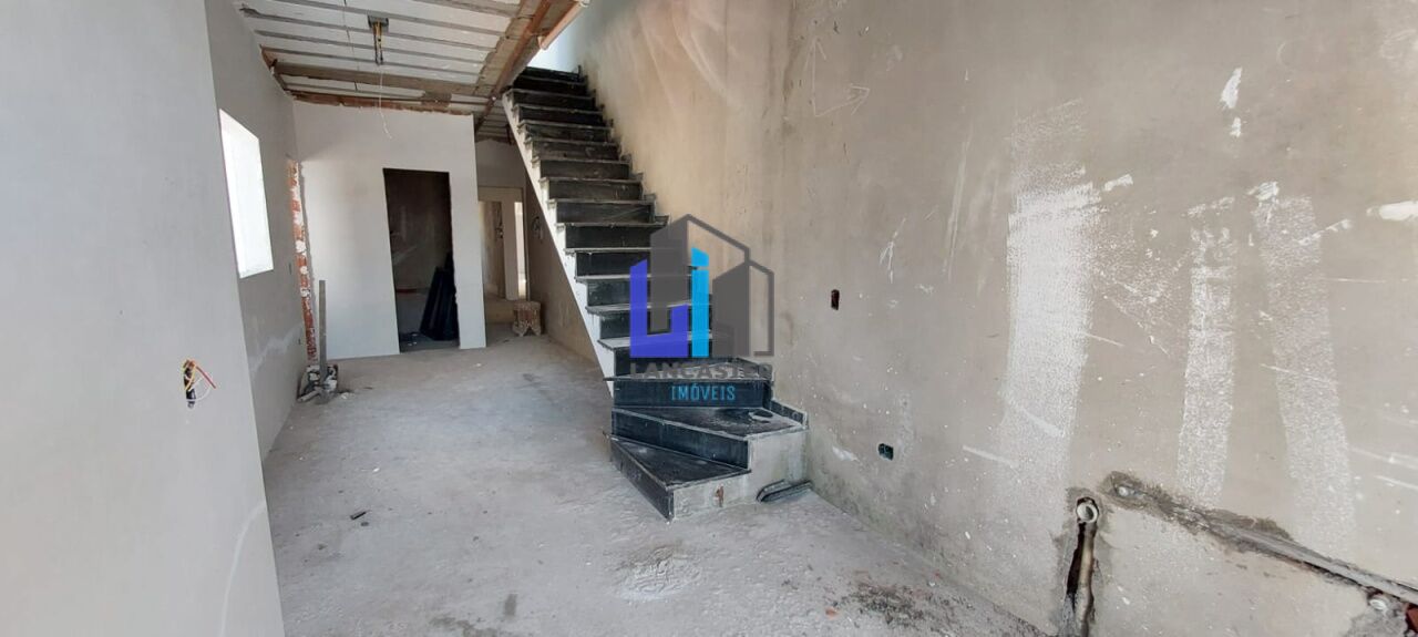 Apartamento Cobertura com 2 dormitórios, 1 suíte, 2 vagas de garagem, na Vila Pires