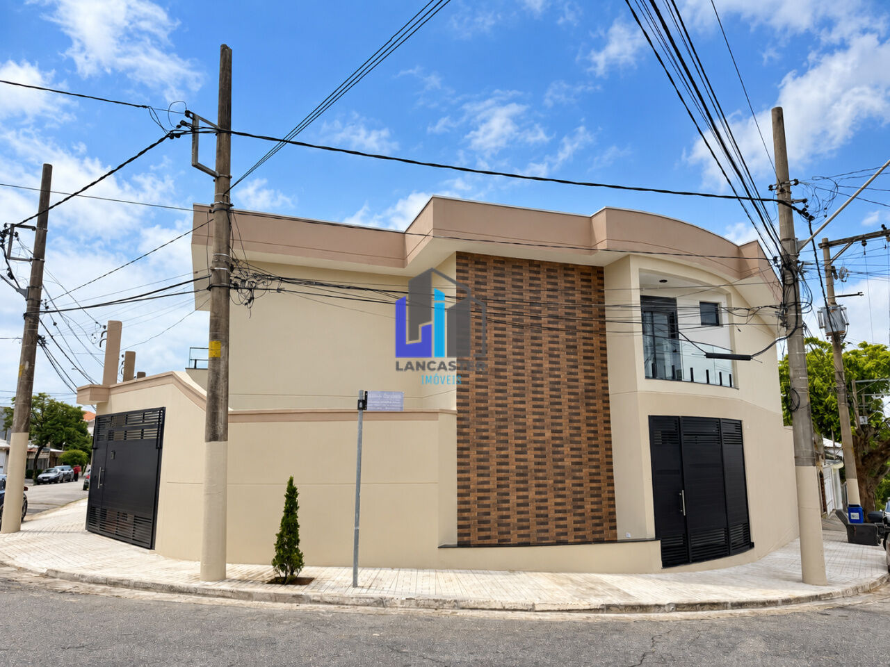 Sobrado novo com 185m² e 3 dormitórios (sendo 2 suítes) em São Caetano do Sul