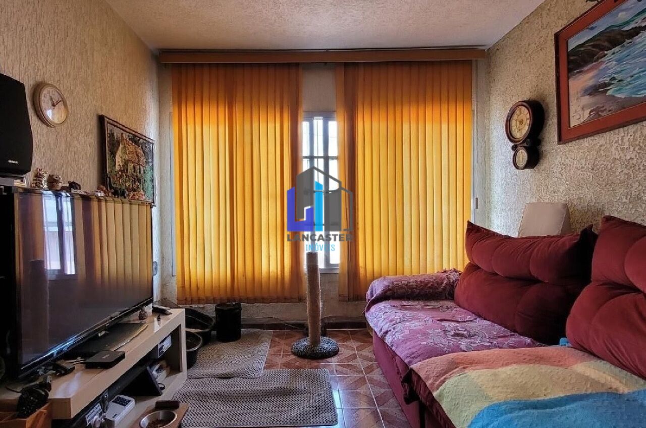 Casa com 358m² de terreno ,com 2 Dormitórios e 5 vagas