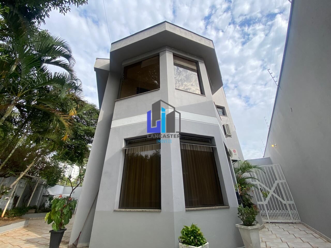Casa de Alto Padrão com Piscina e 4 Suítes no Jardim São Caetano