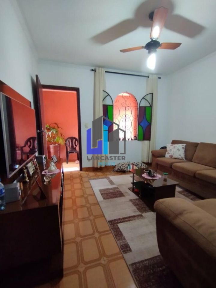 Casa assobradada, na Vila Guiomar