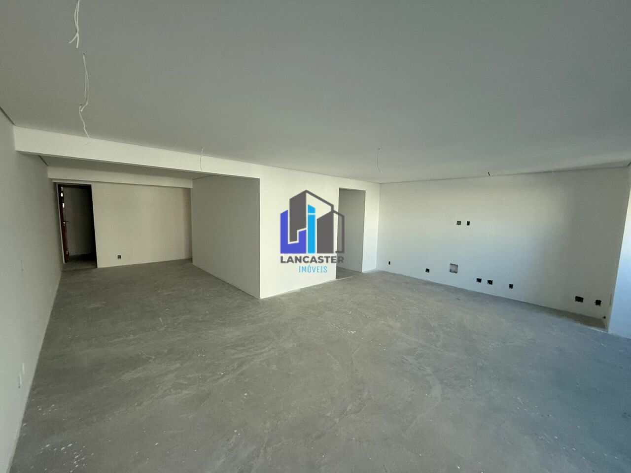 Apartamento de Alto Padrão com 175m² | 3 Suítes, Hall Privativo e 3 Vagas | Santa Paula - SCS