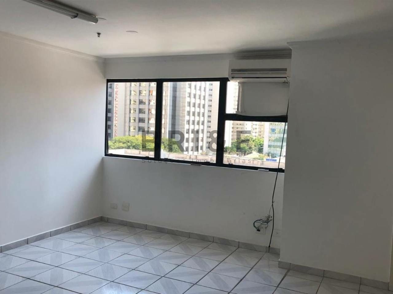 Conj. Comercial para Venda - Moema