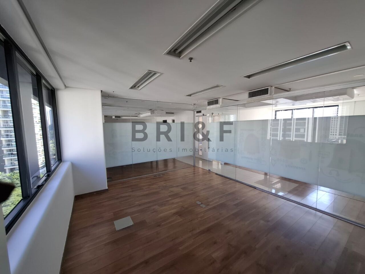 Conj. Comercial para Venda - BROOKLIN