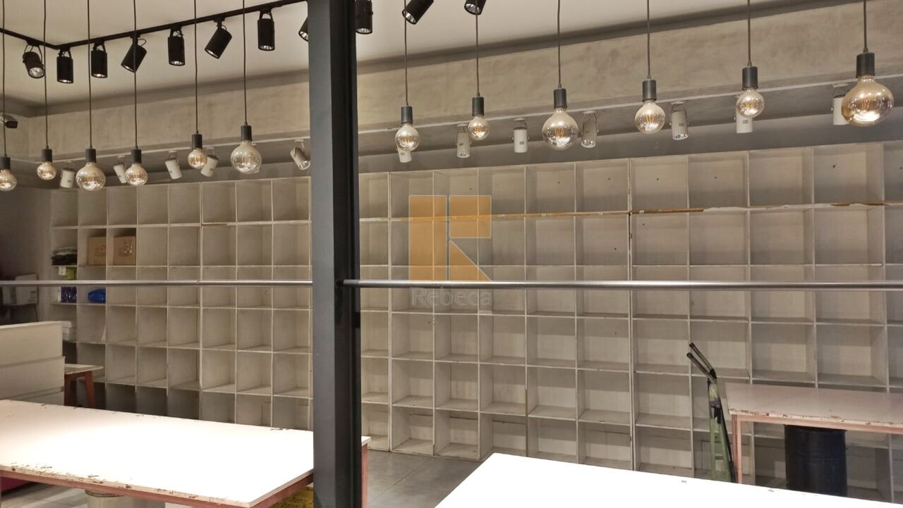 Prédios Comerciais para Venda - Pari