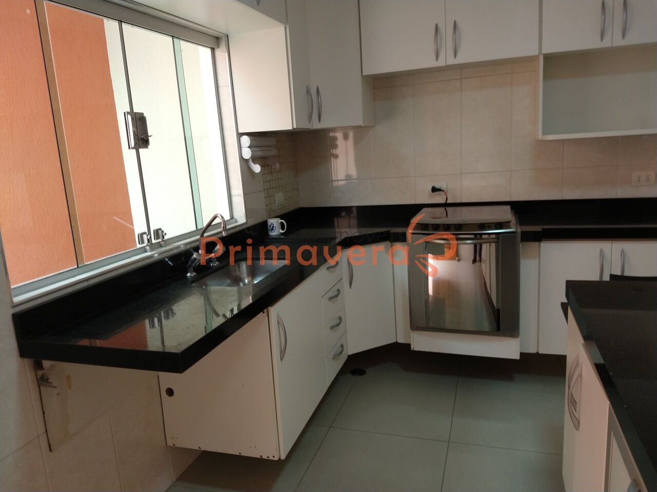 Casa Assobradada para Locação - Parque Maria Domitila