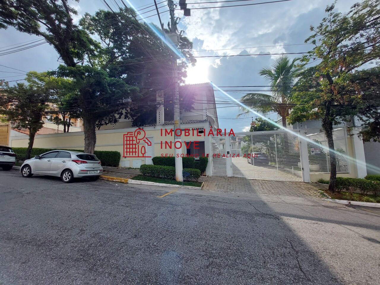 Condomínio para Venda - Vila Santana