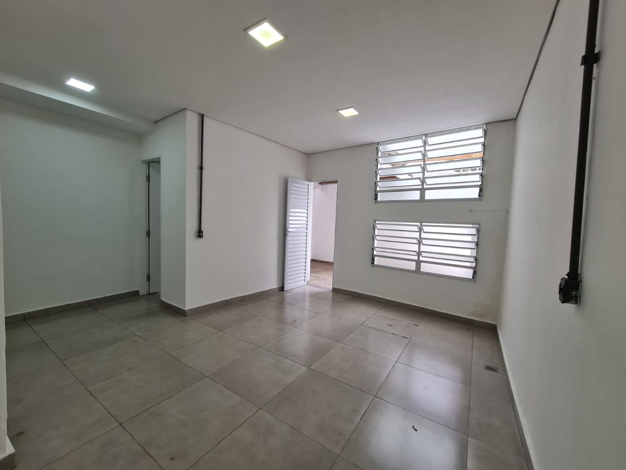 Casa Comercial para Locação - Liberdade