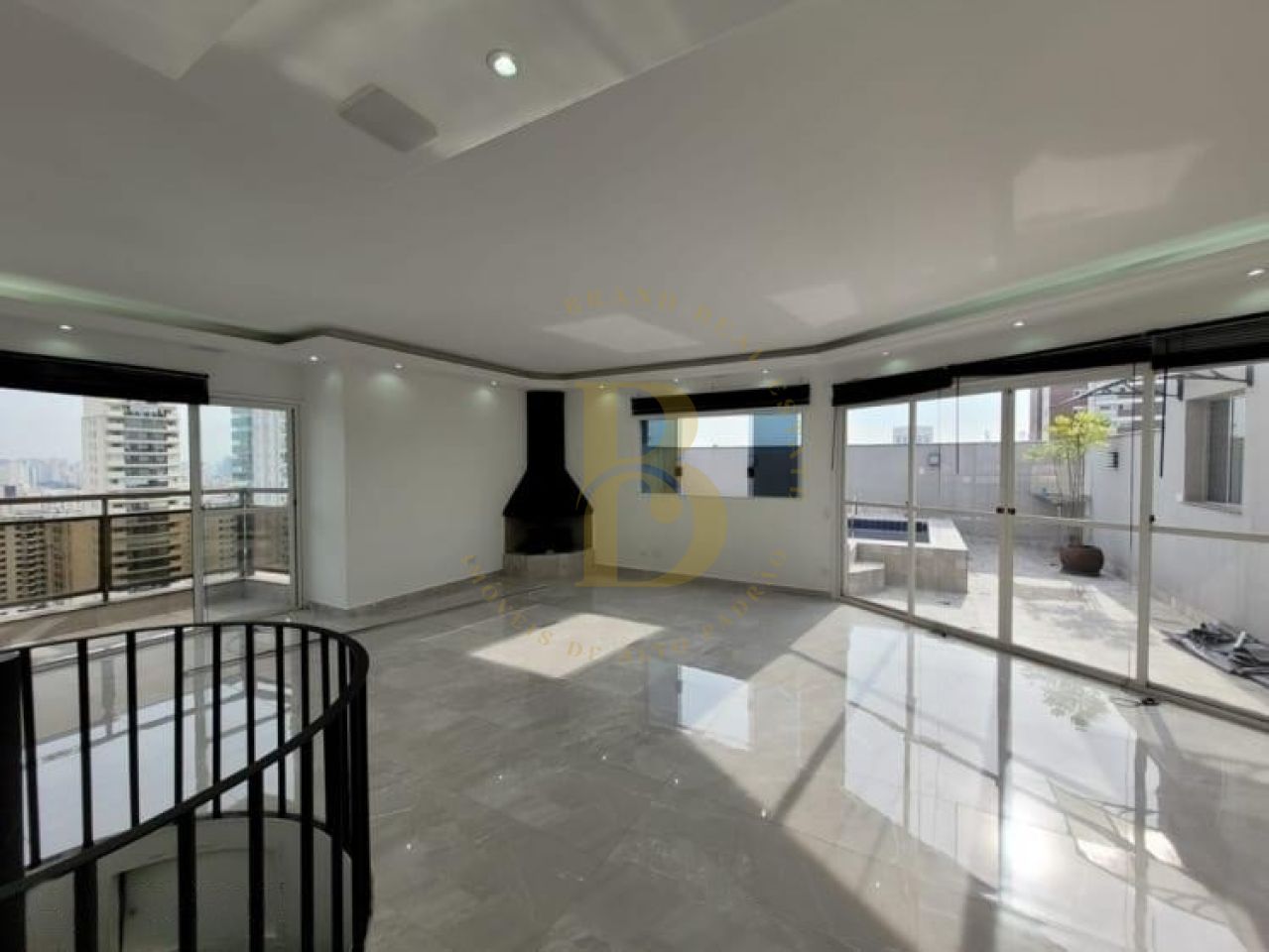 Foto 2 - BR1523