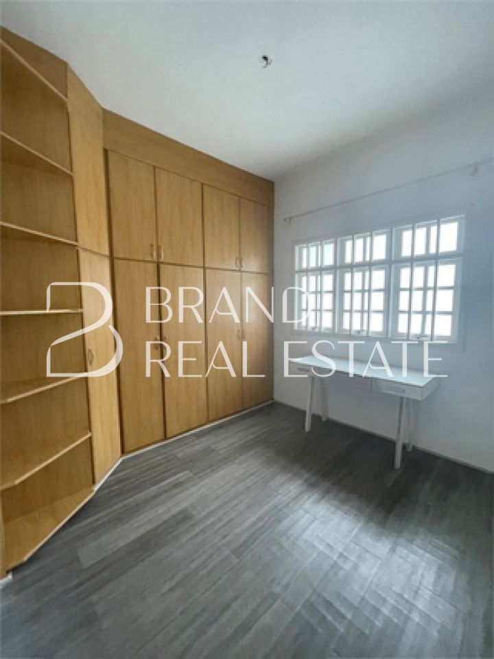 Foto 11 - BR1942
