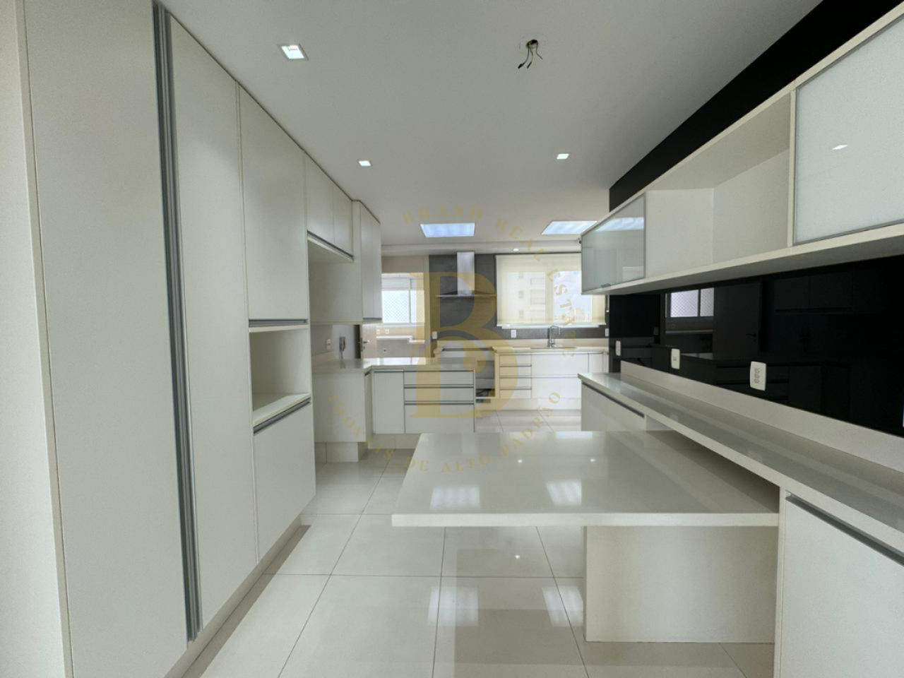 Foto 30 - BR2300