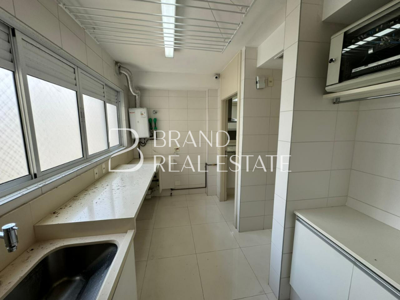 Foto 29 - BR2300