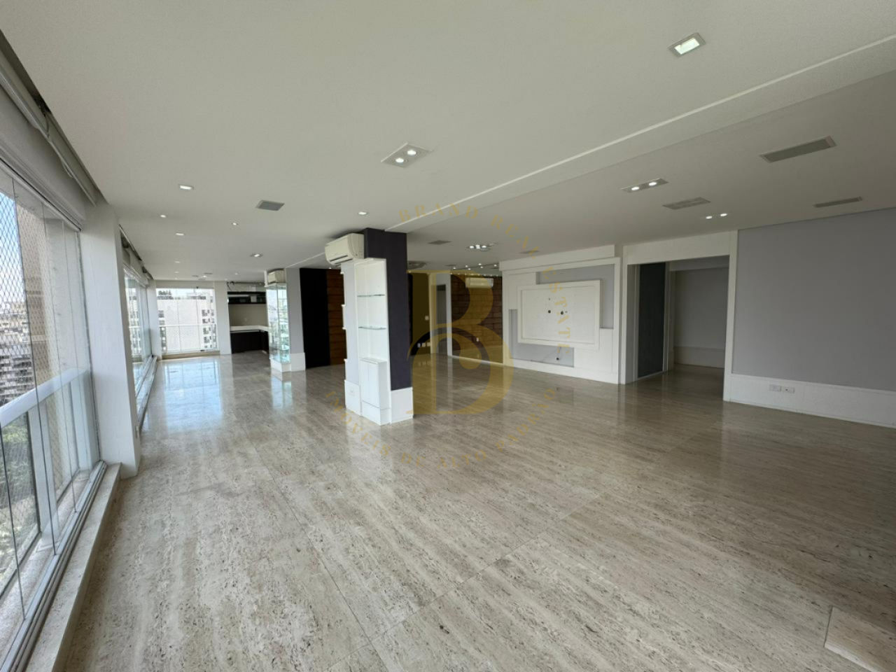 Foto 3 - BR2300