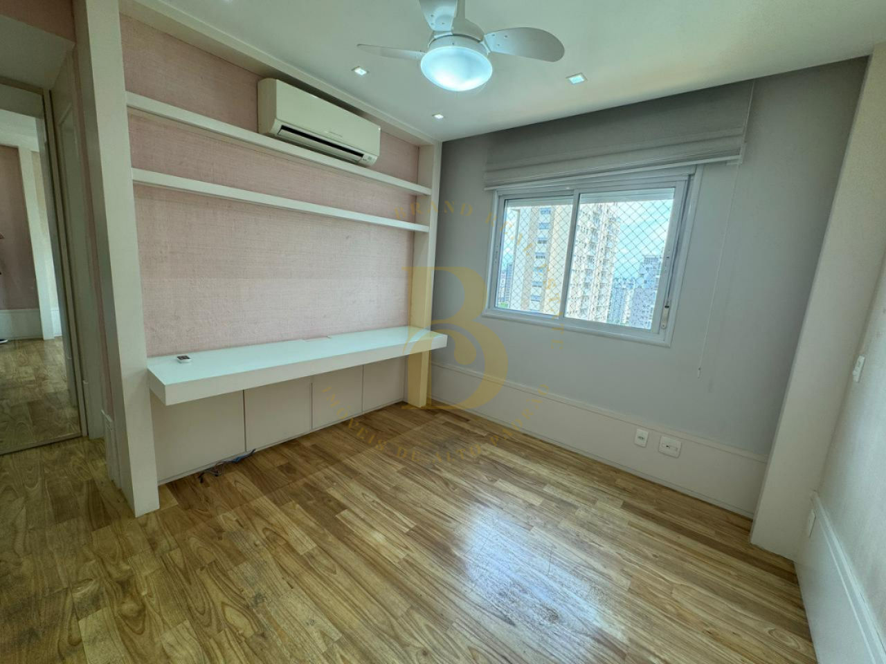 Foto 13 - BR2300