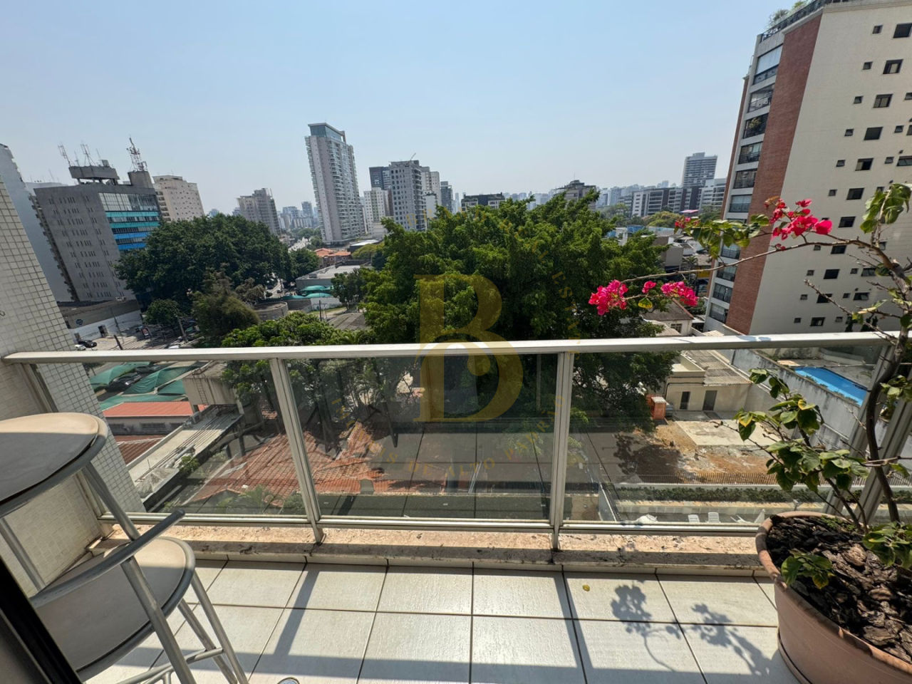 Foto 6 - BR2570