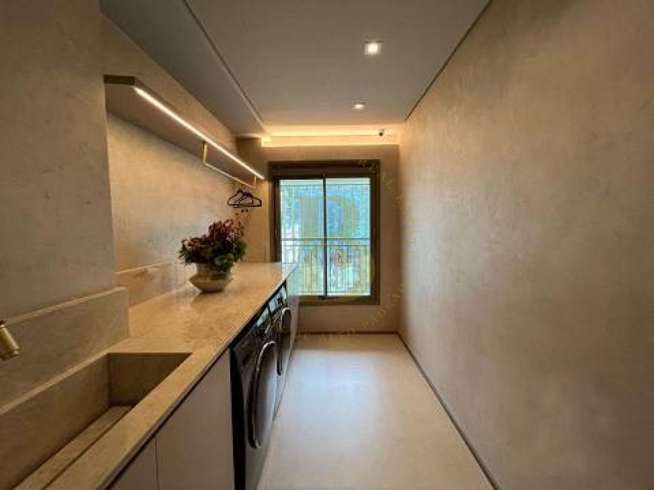 Foto 6 - BR3593