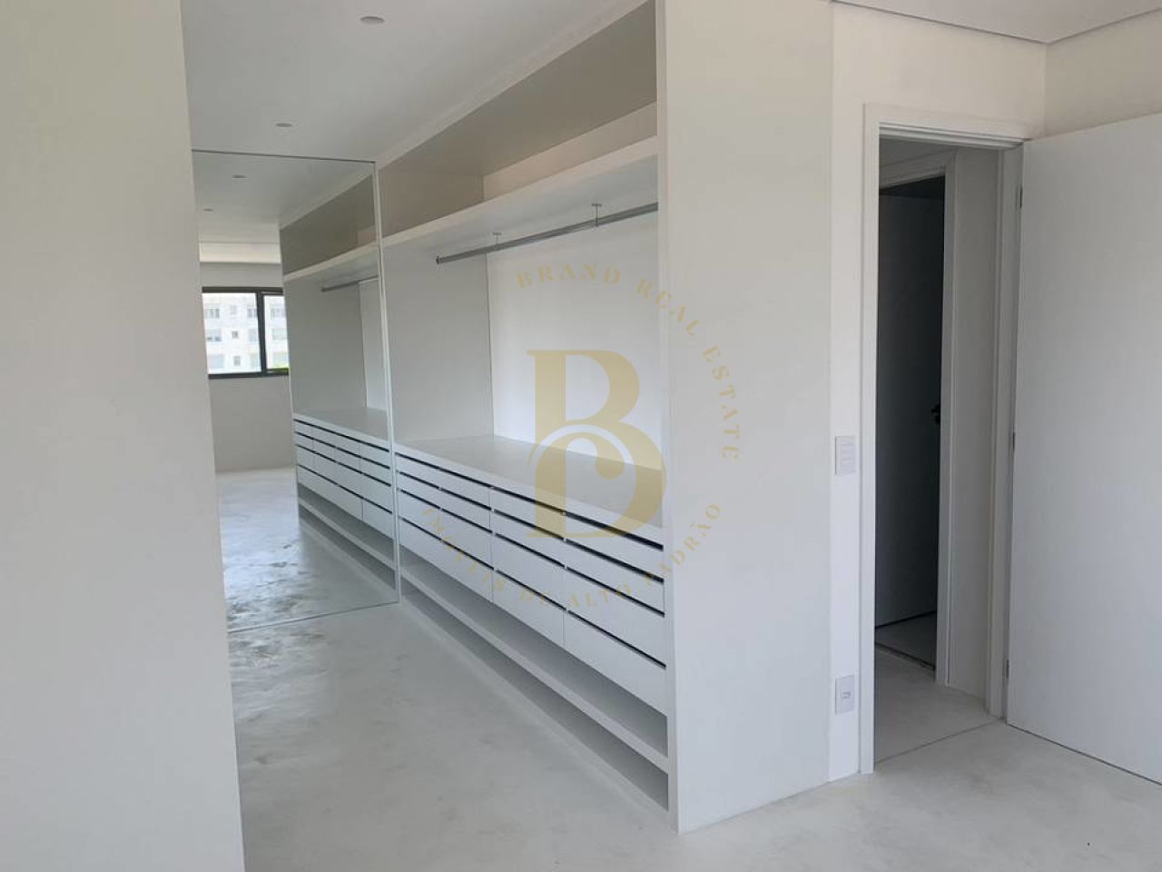 Foto 5 - BR3759