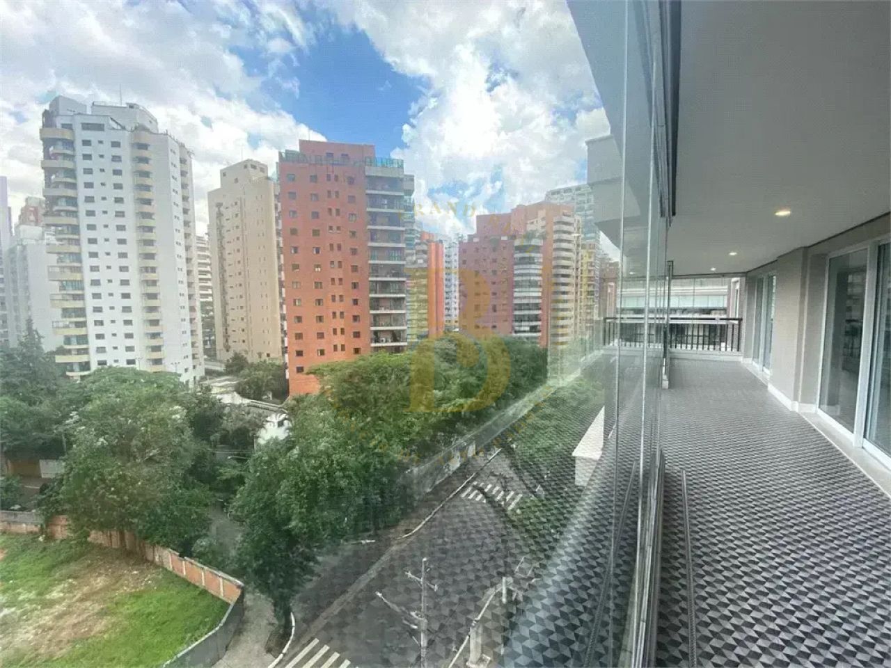 Foto 15 - BR4330