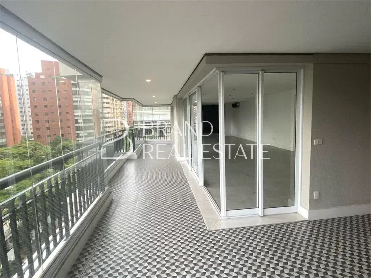Foto 2 - BR4330