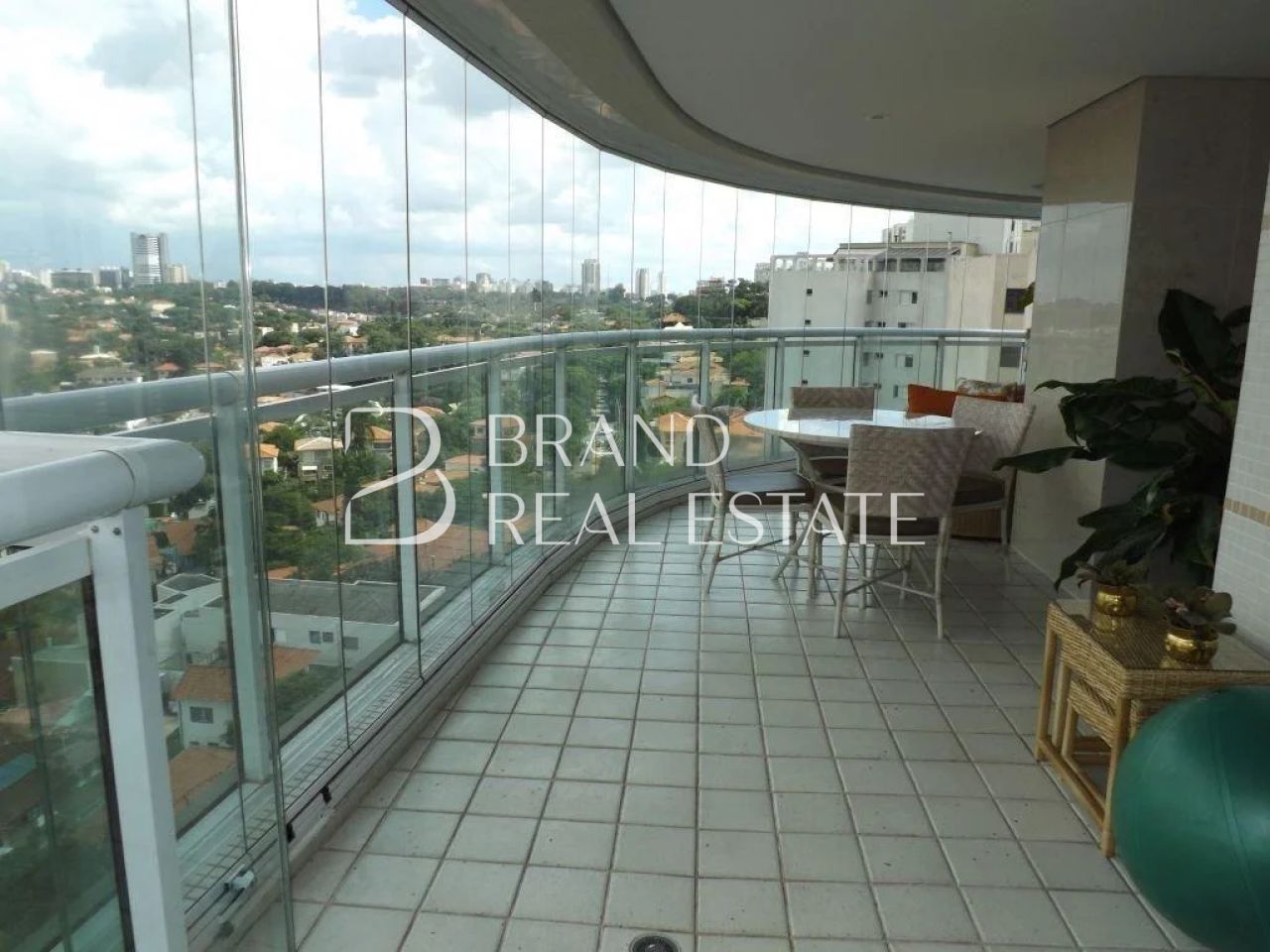 Foto 55 - BR5615