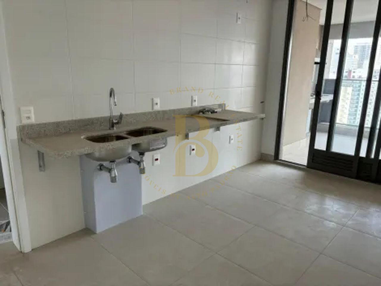 Foto 4 - BR6140