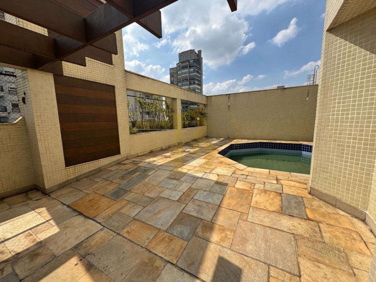 Foto 4 - BR6356