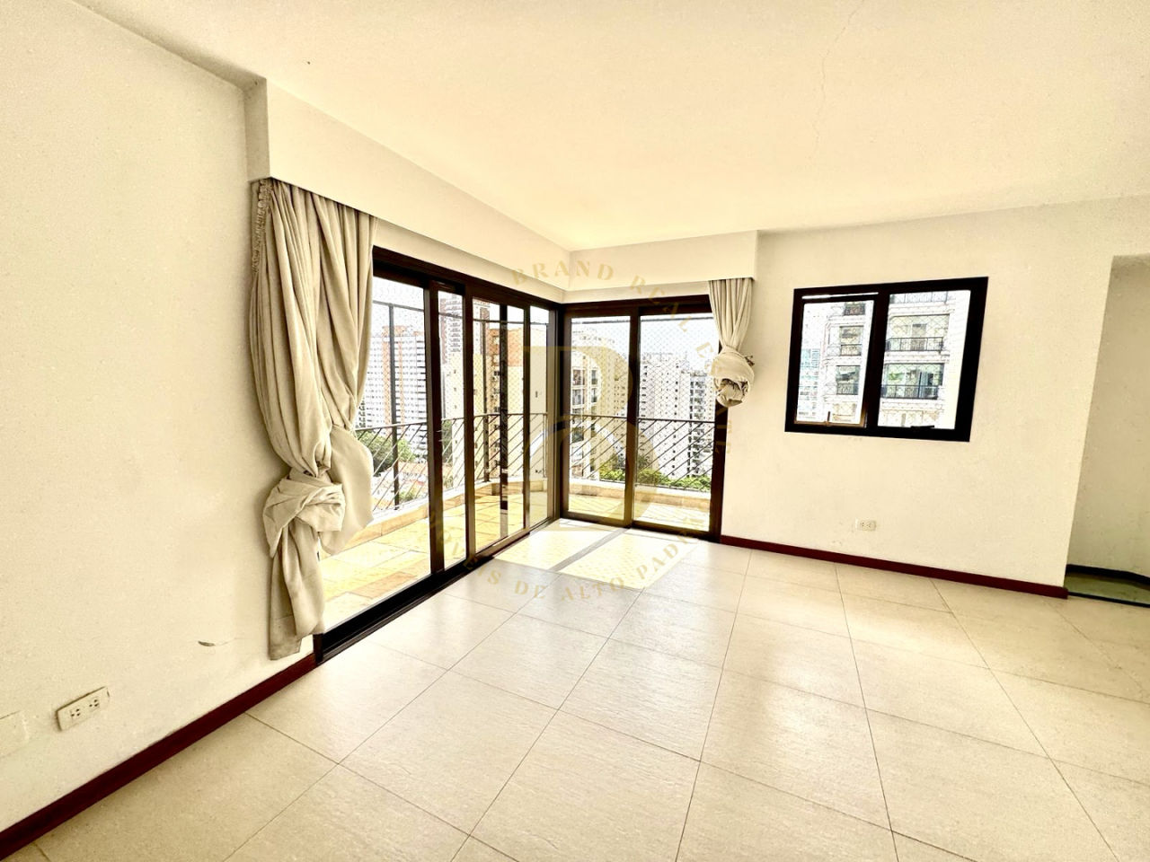 Foto 35 - BR6356