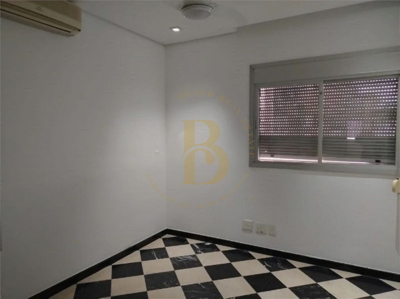 Foto 9 - BR6990