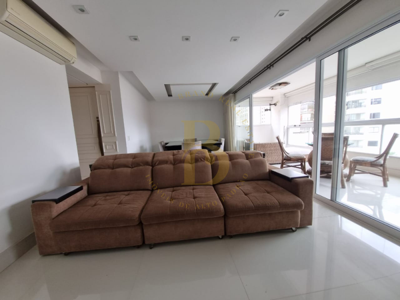 Foto 5 - BR8113