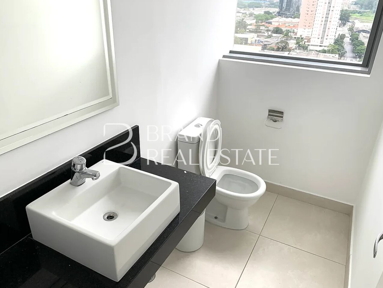 Foto 17 - BR8166