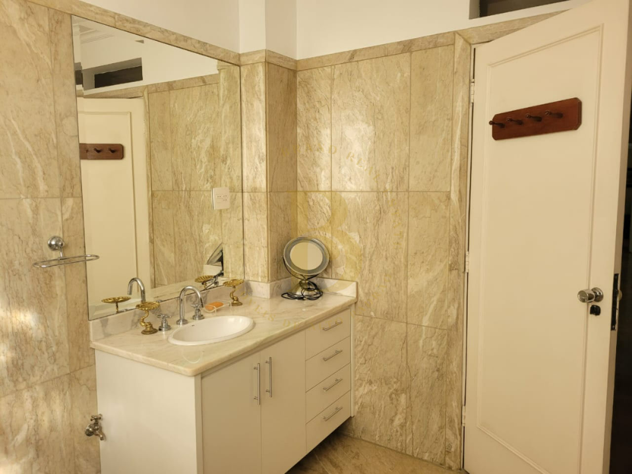 Foto 34 - BR8187