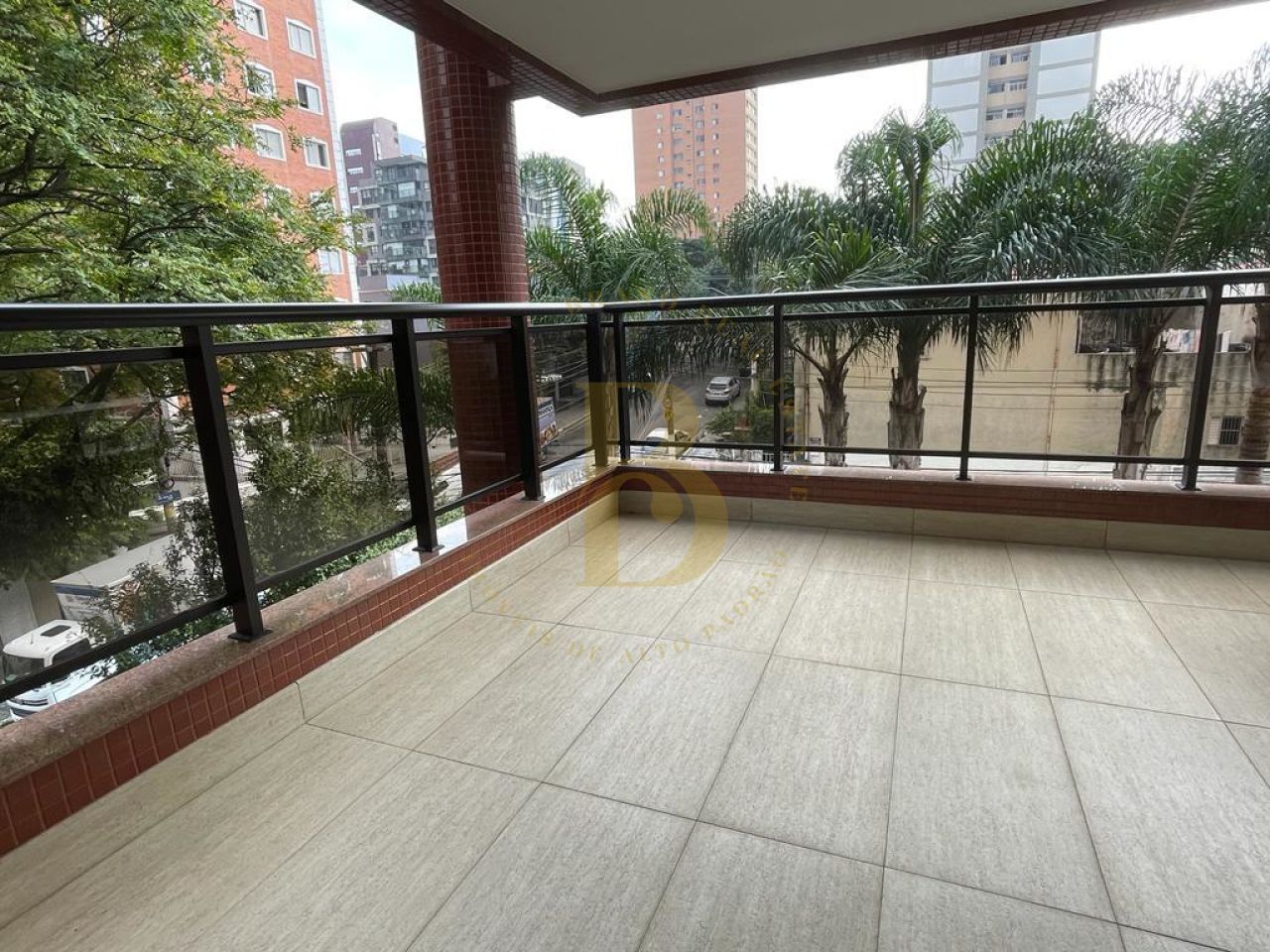 Foto 2 - BR8210