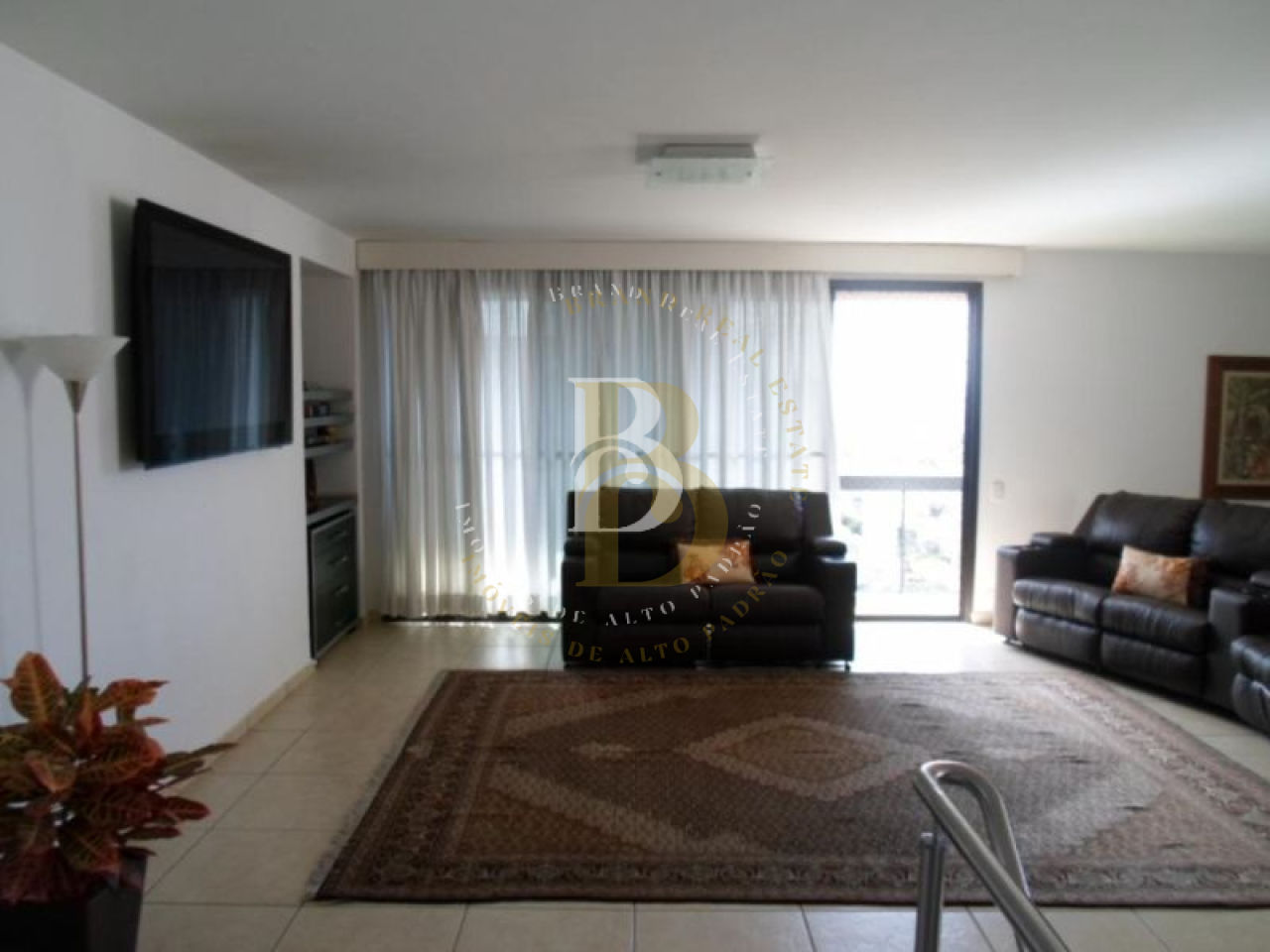 Foto 2 - BR833