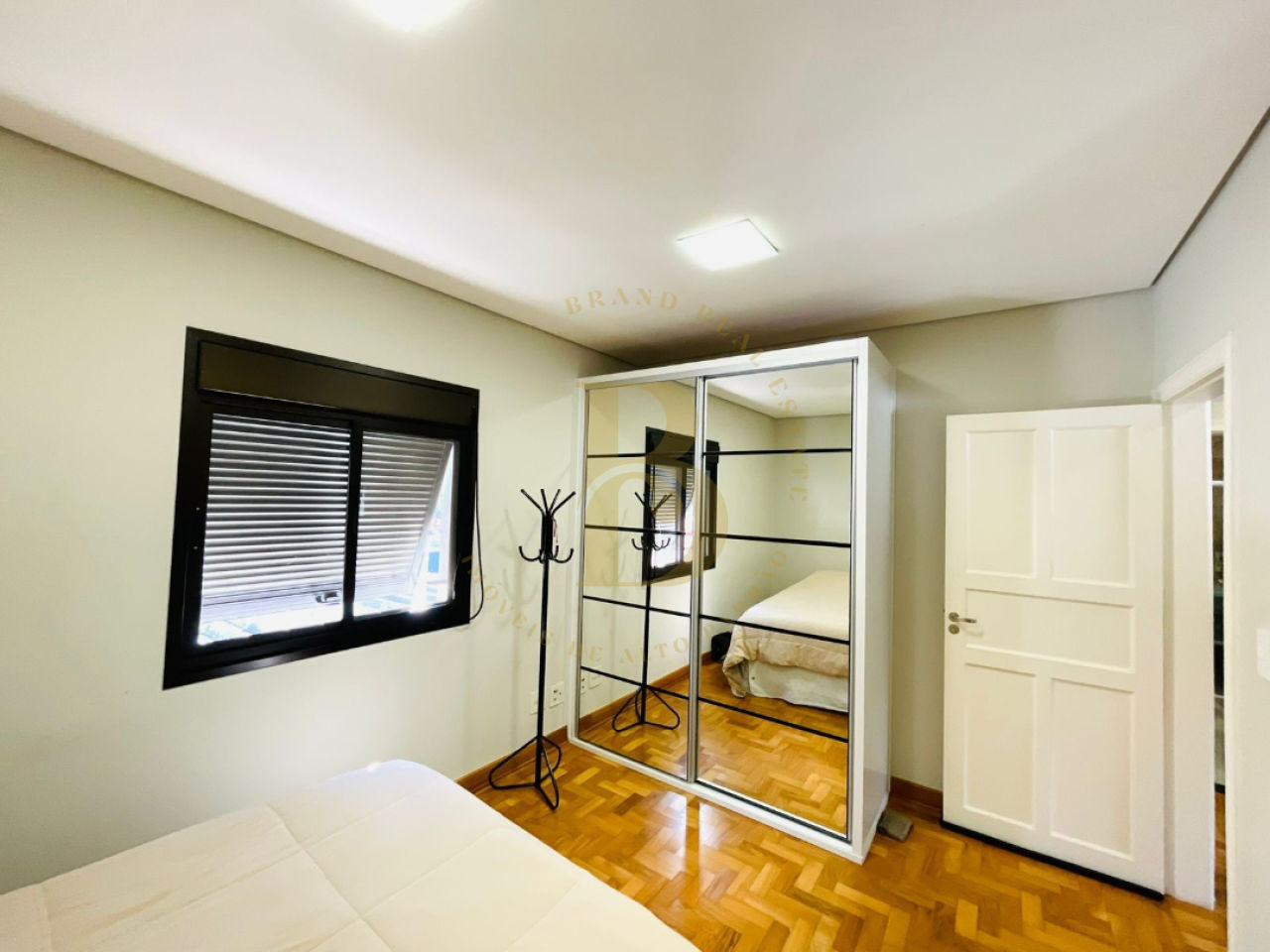 Foto 5 - BR8723
