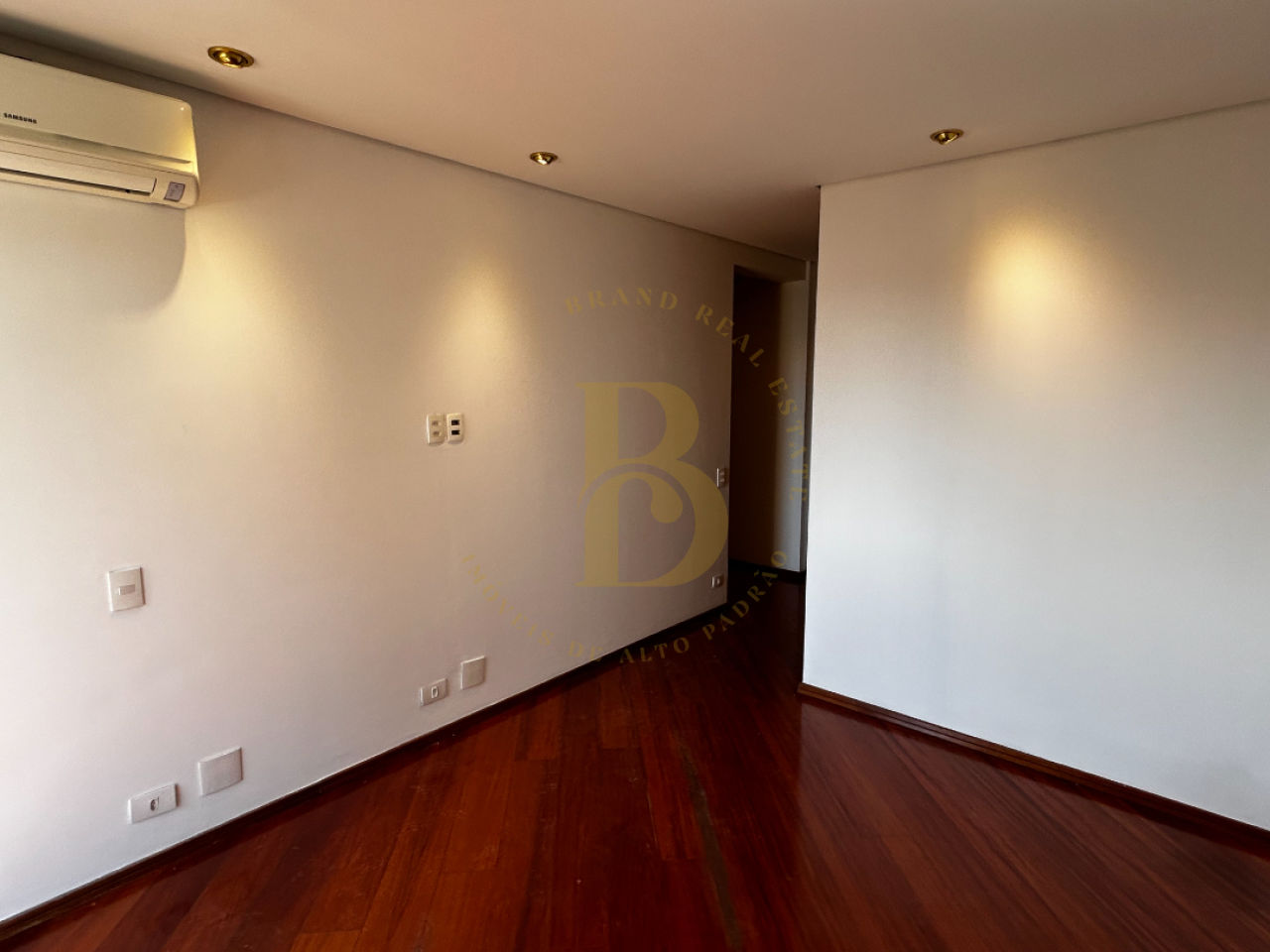 Foto 5 - BR9012