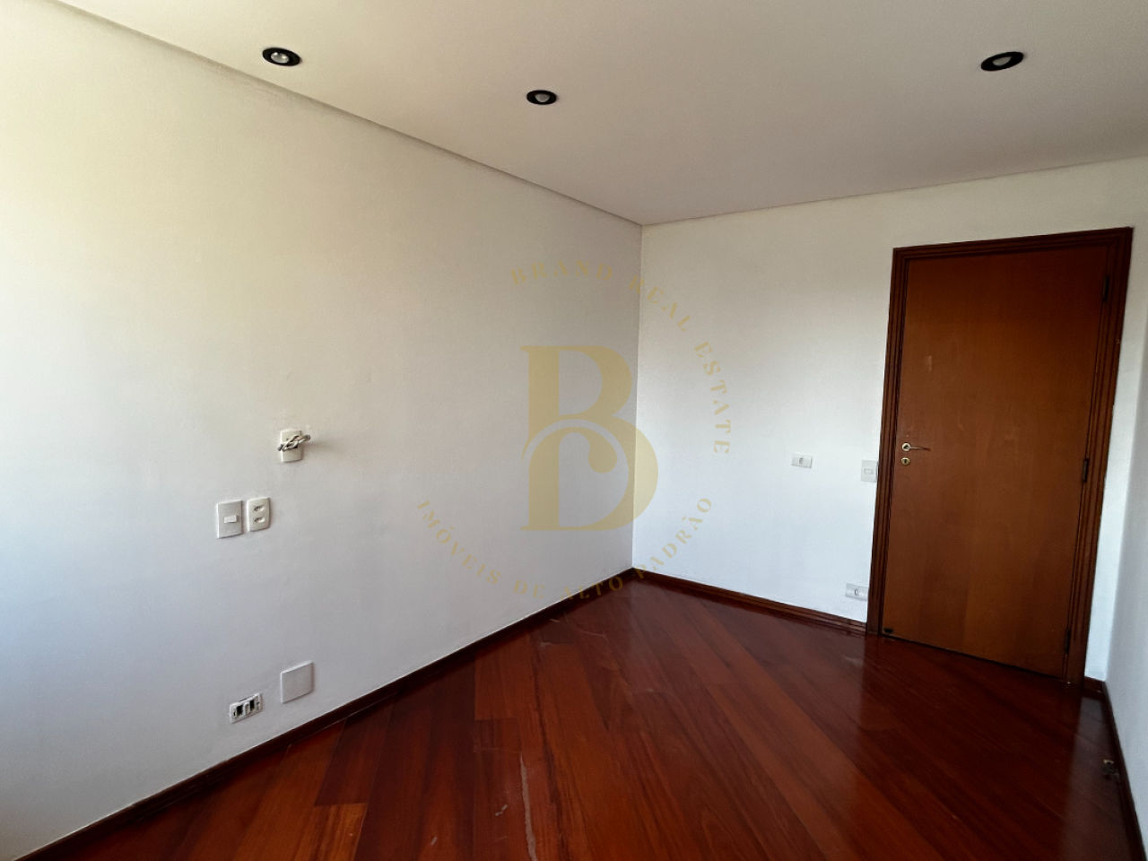 Foto 6 - BR9012