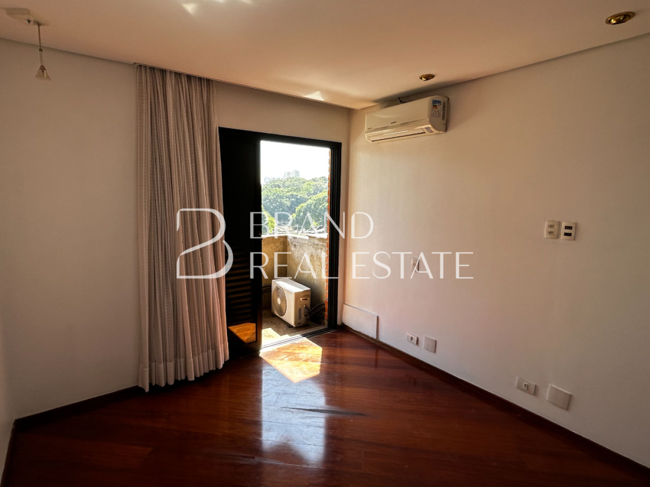 Foto 7 - BR9012
