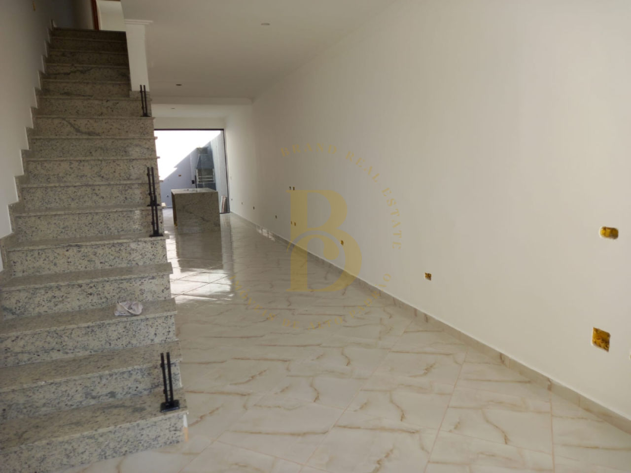 Foto 5 - BR9328