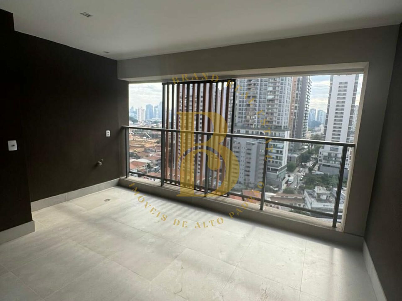 Foto 2 - BR9719
