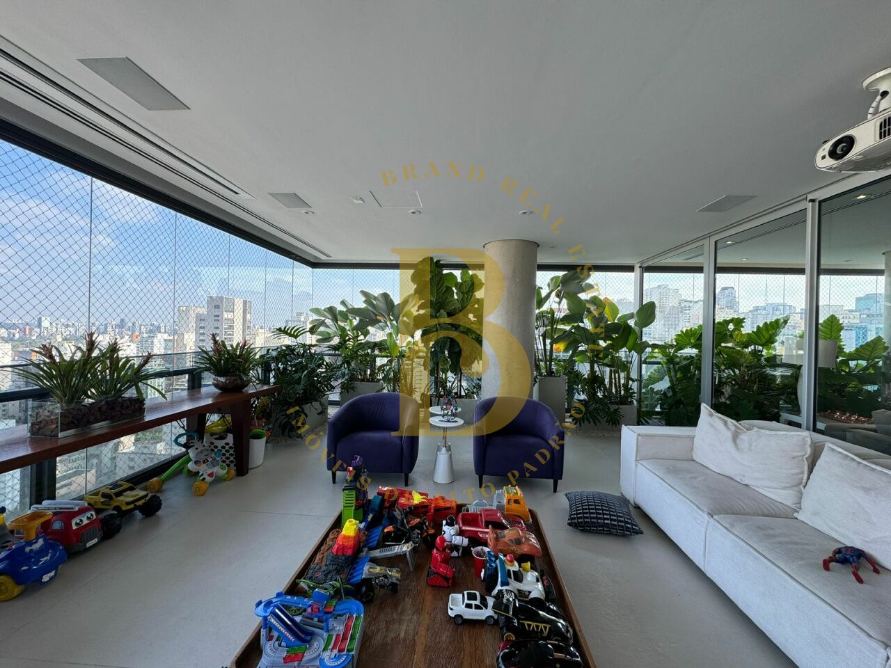 Foto 2 - BR9933