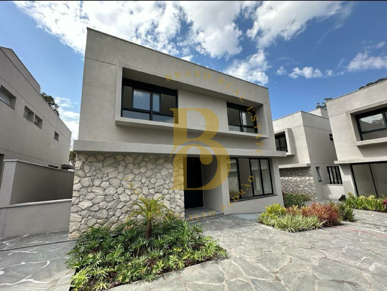 Foto 2 - BR9992