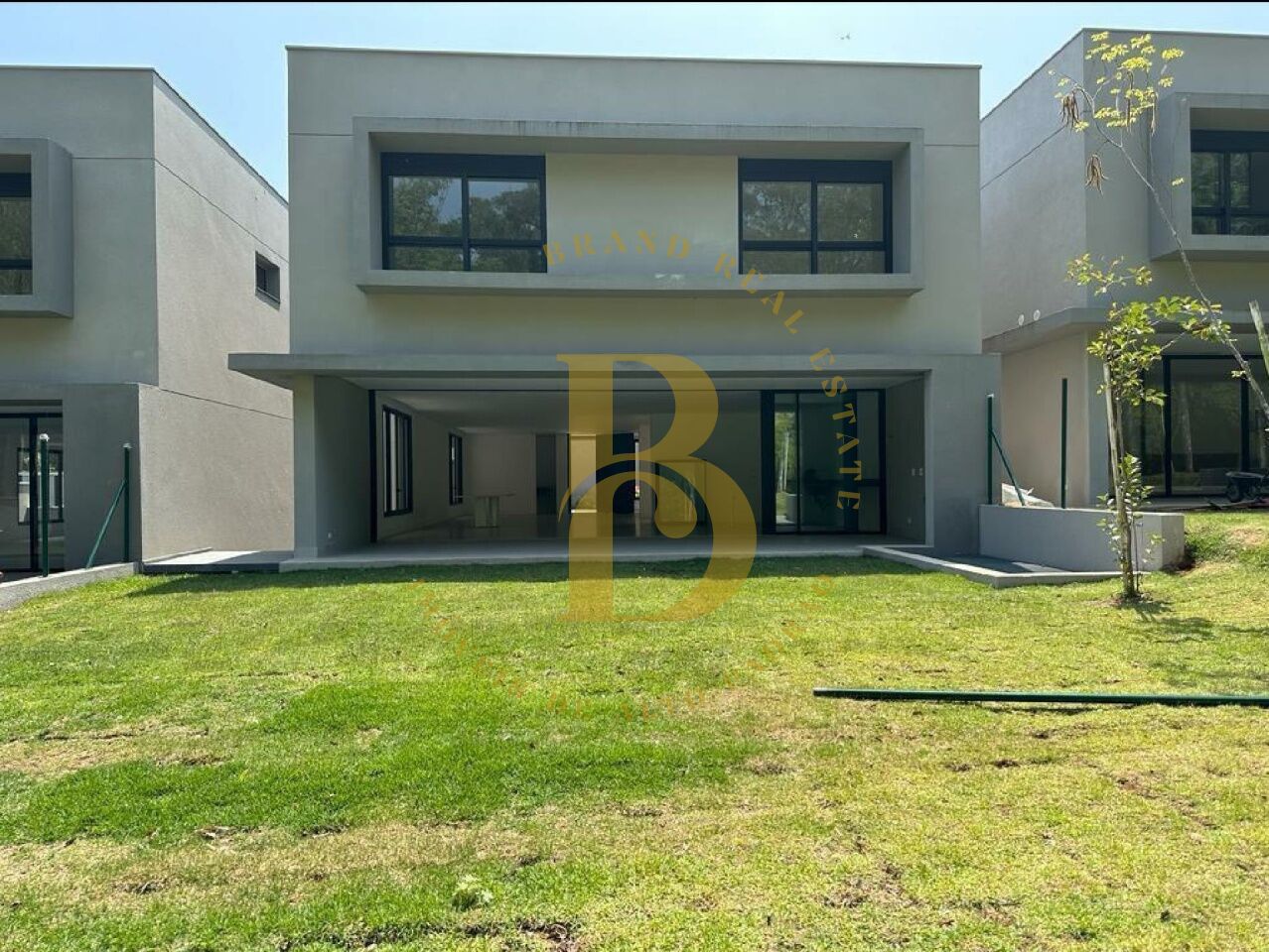 Foto 5 - BR9992
