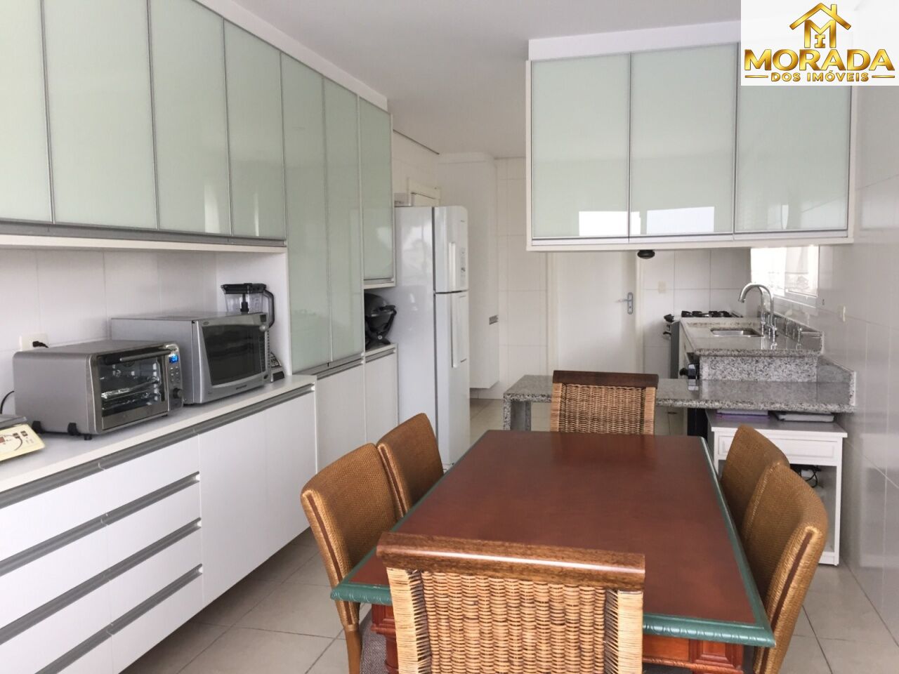 Sobrado para Venda - Residencial Morada dos Lagos