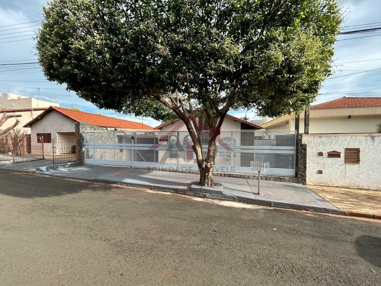 Casa Térrea para Venda - Centro