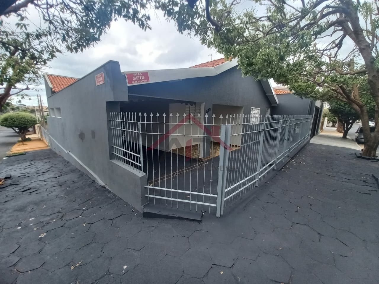 Casa Térrea para Venda - Centro