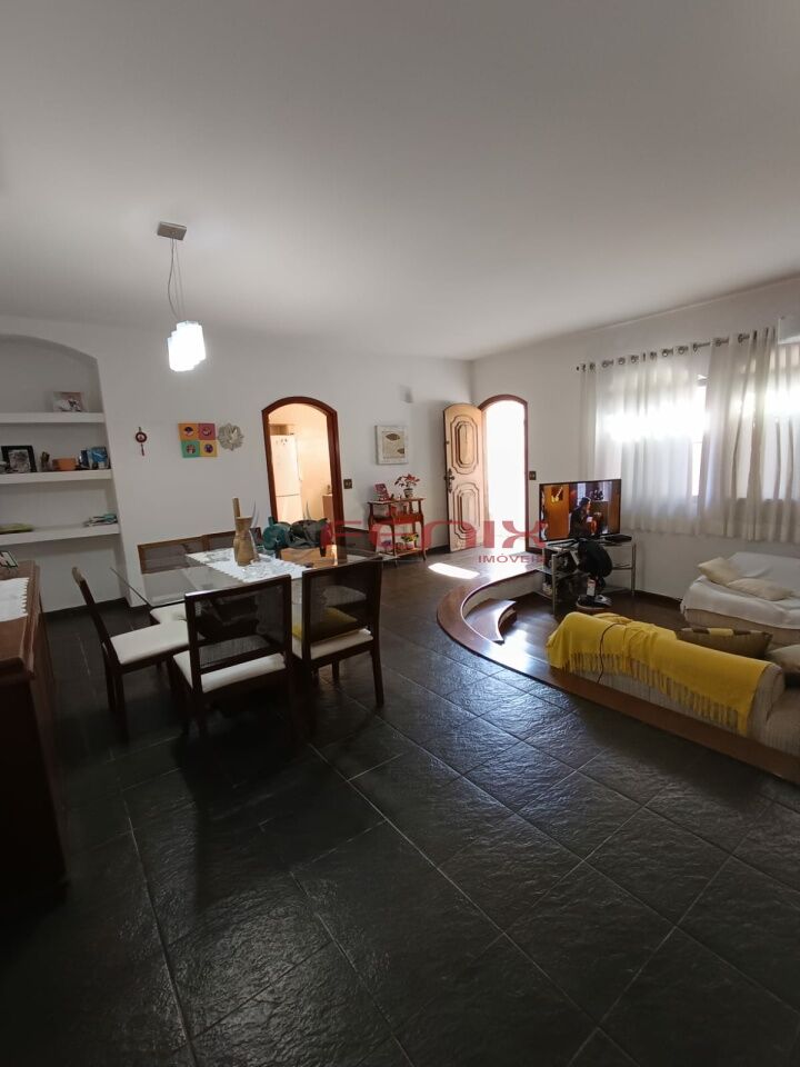 Casa Térrea para Venda - Santa Teresinha